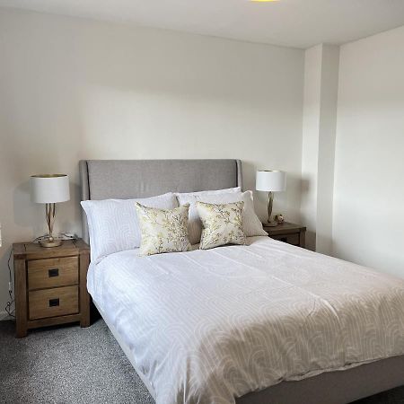 Modern 2 Bed Townhouse Just Outside City Walls With Free Private Parking York Extérieur photo