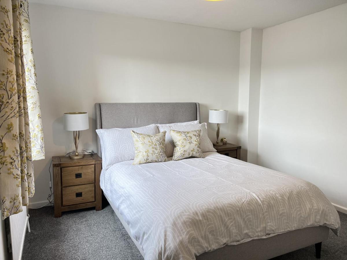 Modern 2 Bed Townhouse Just Outside City Walls With Free Private Parking York Extérieur photo