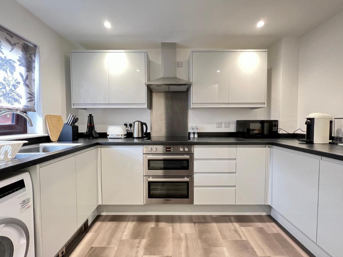 Modern 2 Bed Townhouse Just Outside City Walls With Free Private Parking York Extérieur photo