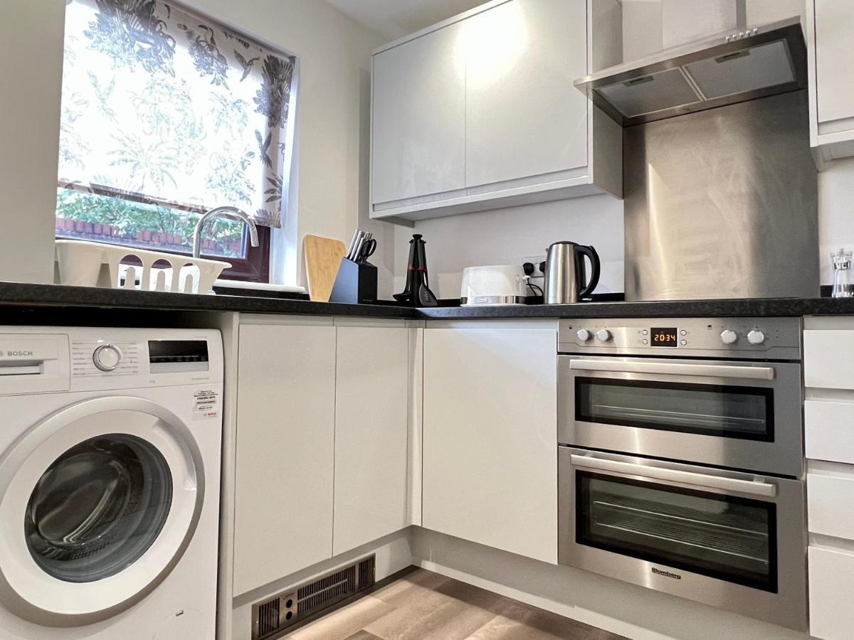 Modern 2 Bed Townhouse Just Outside City Walls With Free Private Parking York Extérieur photo